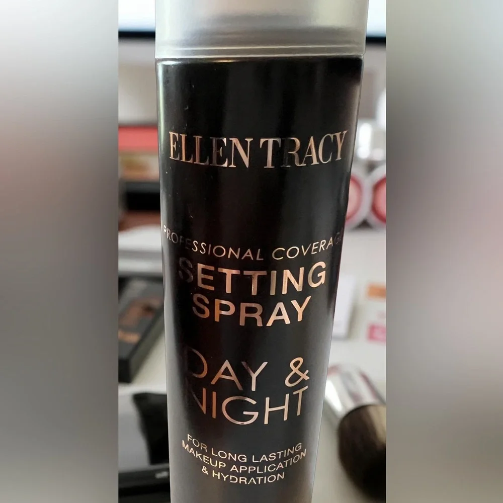 Ellen Tracy Professional Setting Spray Makeup Essential 8 oz